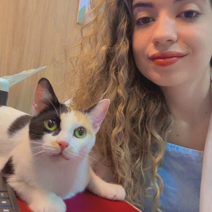 Dra. Lorena com uma gata